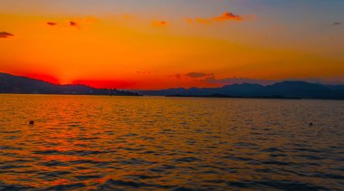 Deniz manzarası üzerinde deniz manzarası cenneti akşamı