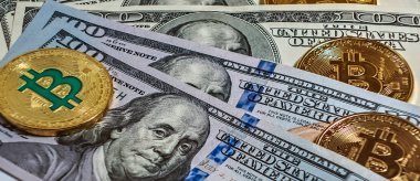 Altın Bitcoin 100 dolarlık banknotlar. ABD.