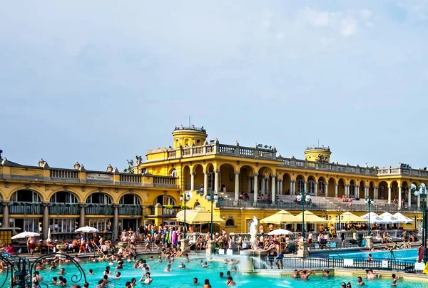 Sz 'chenyi Thermal Bath. termální lázně komplex v Maďarsku a — Stock fotografie