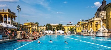 Barok tarzı mineral yayları Szechenyi Spa dünyaca ünlü termal