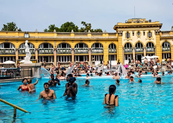 24 août 2019. Bain thermal de Sz Xochenyi. Profitez de la renommée mondiale — Photo