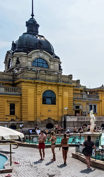 Banhos Szechenyi e Piscina Budapeste Hungria Europa. 24 de Agosto de 201 — Fotografia de Stock