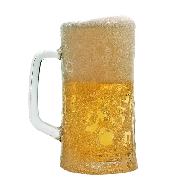 Cervejas Vidro Caneca Splash Espuma Cerveja Isolada Fundo Branco — Fotografia de Stock