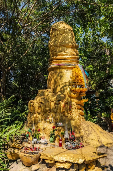 Phallic Symbols Decorated Gold Phallus Sculpture Penis Koh Samui Island — Stockfoto