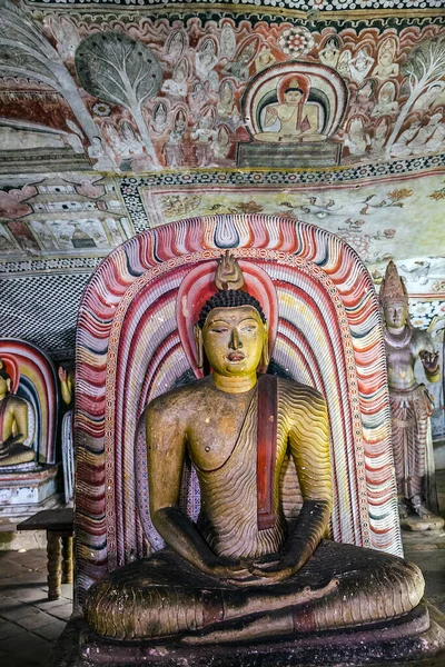 Dambulla Cave Temple スリランカの仏像 — ストック写真