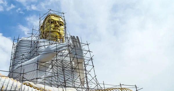 Golden Buddha Dambulla Temple Sri Lanka — Stockfoto