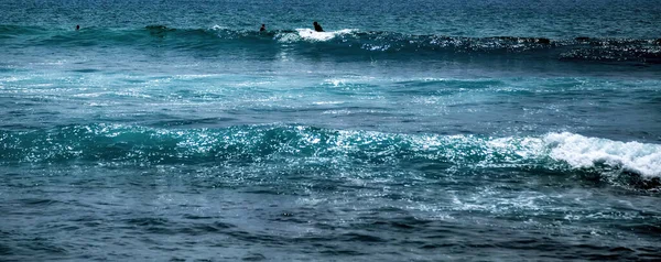 Surfer Surfing Bodyboarding Oceanie Bali Surf Jazda Fali — Zdjęcie stockowe