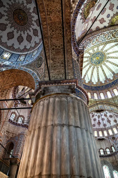 Istanbul Turquía Mayo 2014 Interior Mezquita Sultanahmet Mezquita Azul Estambul —  Fotos de Stock