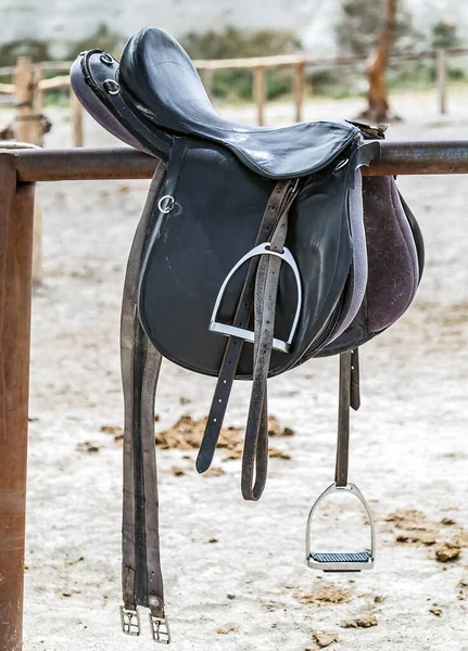 Old Leather Horse Riding Saddle Tack Set Sadel För Ridning — Stockfoto