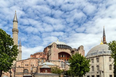 İstanbul, Türkiye 'de Cupola kubbesi, yarı kubbe ve apse Ayasofya dış camii Aya Sofya.