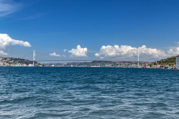 Dagtid Utsikt Över Istanbul Bosporen Bron Juli Martyrbron Temmuz Sehitler — Stockfoto