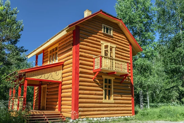 Drewniany Domek Wsi Zewnątrz Domu Mandrorosja — Zdjęcie stockowe