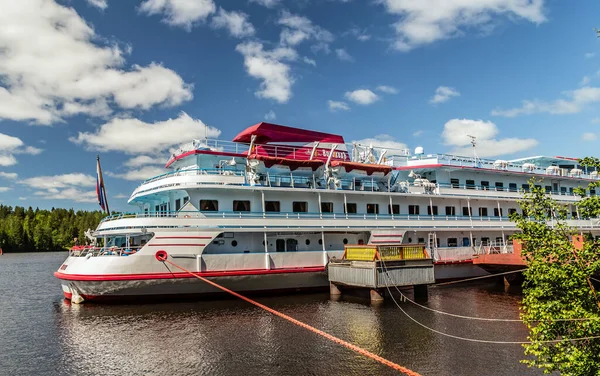 stock image VVERHNIE MANDROGI, RUSSIA- JUNE 15, 2014: River Cruise passenger ship on the Svir rive.