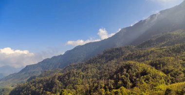 Dağ tepeleri vadisi yaz gezisi Sapa, Vietnam.