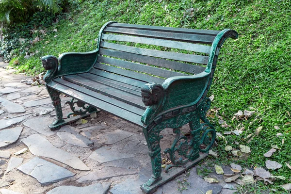 Antique Wooden Park Bench Empty — Stock Photo, Image
