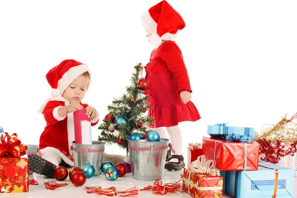 Deux Santas Bébé Fille Drôle Sur Blanc — Photo