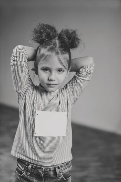 Enfant Compétition Danse Avec Plaque Vide Pour Numéro Sur Chemise — Photo