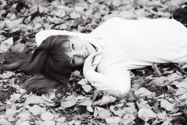 Redhead Girl Laying Fall Meadow — Stock Photo, Image