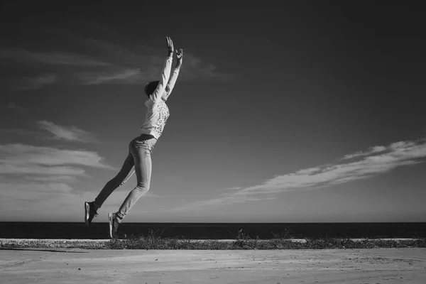 Happy Teen Girl Jumping Sea — Stock Photo, Image