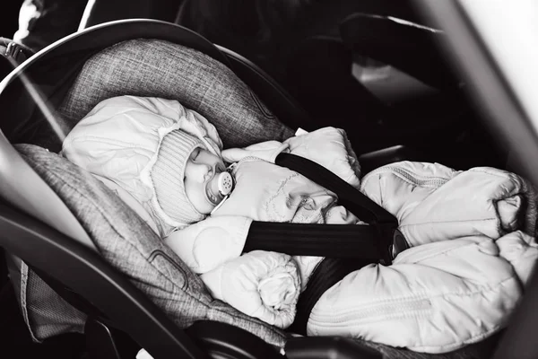 Transportation Newborn Baby Car Winter Time — Stock Photo, Image