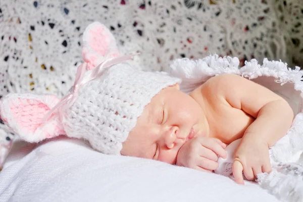 Newborn Baby Girl Sleeping Wearing Bunny Hat — Stock Photo, Image