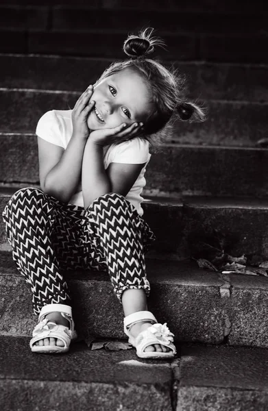 Счастливая девочка — стоковое фото