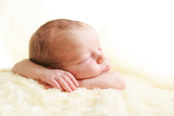 Sleeping  newborn baby — Stock Photo, Image