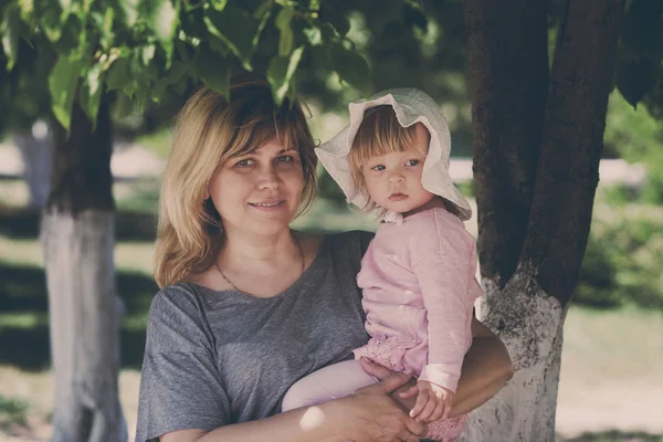 Grandmother and granddaughter — Stock Photo, Image