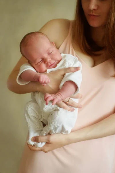 Young Woman Holding Newborn Baby Home — Stock Photo, Image
