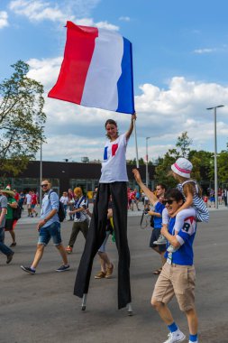 Moskova, Rusya - 26 Haziran 2018: Futbol taraftarları Rusya 2018 futbol Dünya Kupası sırasında Moskova sokakta.