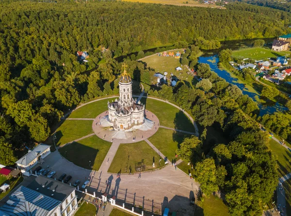 Dubrovitsy 莫斯科地区的标志 Znamenskaya 的圣母教堂 俄罗斯 鸟瞰图 — 图库照片