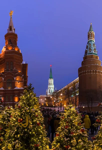 俄罗斯莫斯科红场上的圣诞树 节日背景 — 图库照片