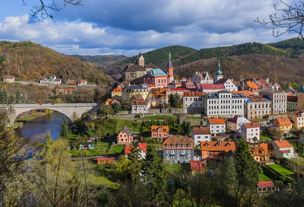 Castle Loket Csehországban Utazási Építészeti Háttér — Stock Fotó
