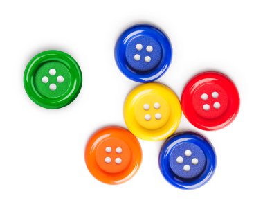 Beyaz arka plan üzerinde izole çok renkli düğmeler