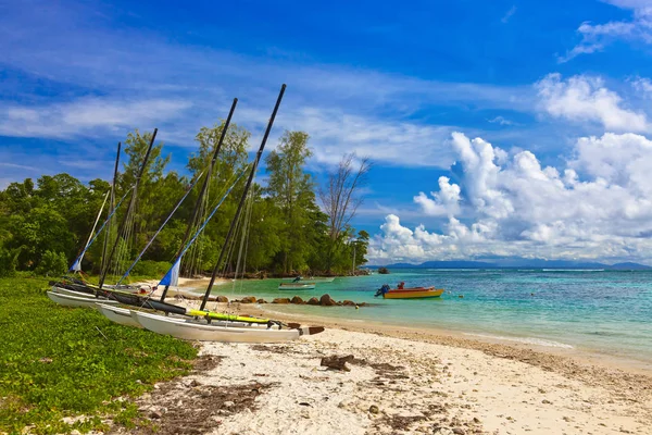 Tropical Island Seychelles Boats Nature Background — Stock Photo, Image
