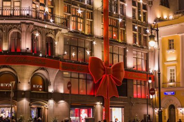 Moskova, Rusya - 05 Ocak 2018: Evrensel mağaza merkezi mağaza Tsum yeni yıl ve Noel tasarımında.