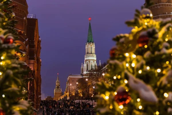 俄罗斯莫斯科红场上的圣诞树 节日背景 — 图库照片