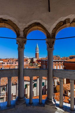Palazzo Contarini del Bovolo Venedik İtalya - mimari arka plan üzerinden görüntülemek