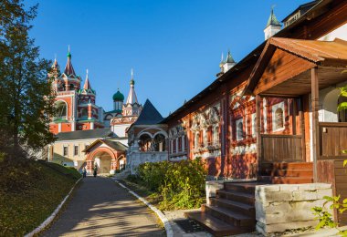 ZVENIGOROD - Savvino-Storozhevsky manastırda Moskova Bölgesi - Rusya - seyahat ve mimari arka plan