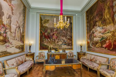 Paris, Fransa - 18 Ağustos 2017: Louvre Musée du Louvre, iç.