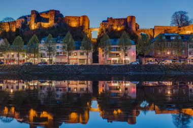 Bouillon, Belçika - 19 Nisan 2017: Köy ve 19 Nisan 2017 kalesinde Bouillon Belçika.