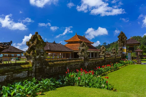 Templo Pura Ulun Danu Isla Bali Indonesia Viajes Arquitectura Fondo — Foto de Stock