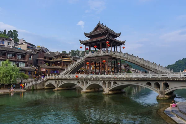 Fenghuang, China - 29. Mai 2018: Antike Stadt Fenghuang bei Sonnenuntergang in Hunan — Stockfoto