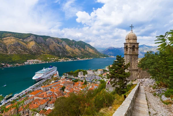 Bahía de Kotor y casco antiguo - Montenegro —  Fotos de Stock
