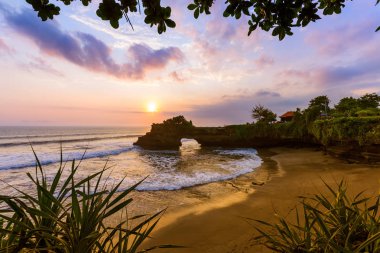 Tanah çok tapınak - Bali Endonezya