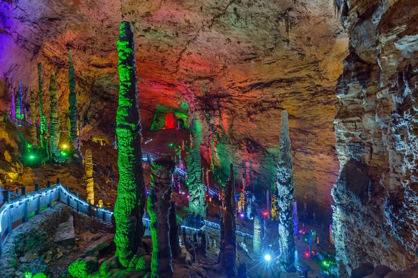 Cueva del dragón amarillo de Huanglong - China — Foto de Stock