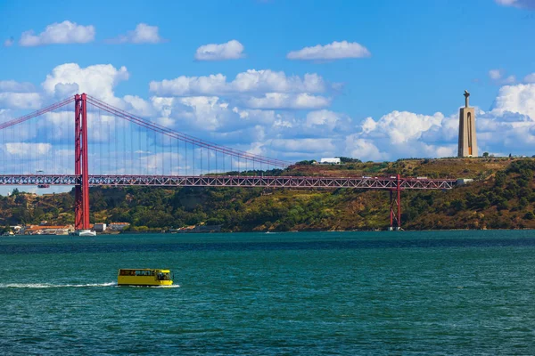 Lisbonne et pont du 25 avril - Portugal — Photo