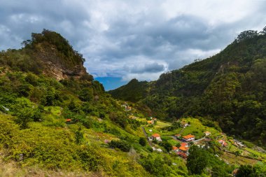 Dağ köyü - Madeira Portekiz