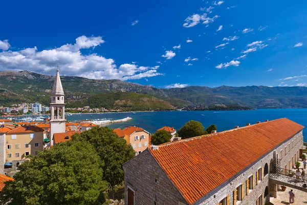 Casco antiguo en Budva Montenegro — Foto de Stock