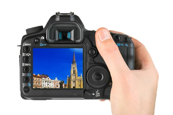 Mão com câmera e Novi Sad - Sérvia imagem (minha foto ) — Fotografia de Stock